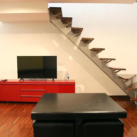 Cozy & Large Loft Famagosta Apartment Milan Exterior photo