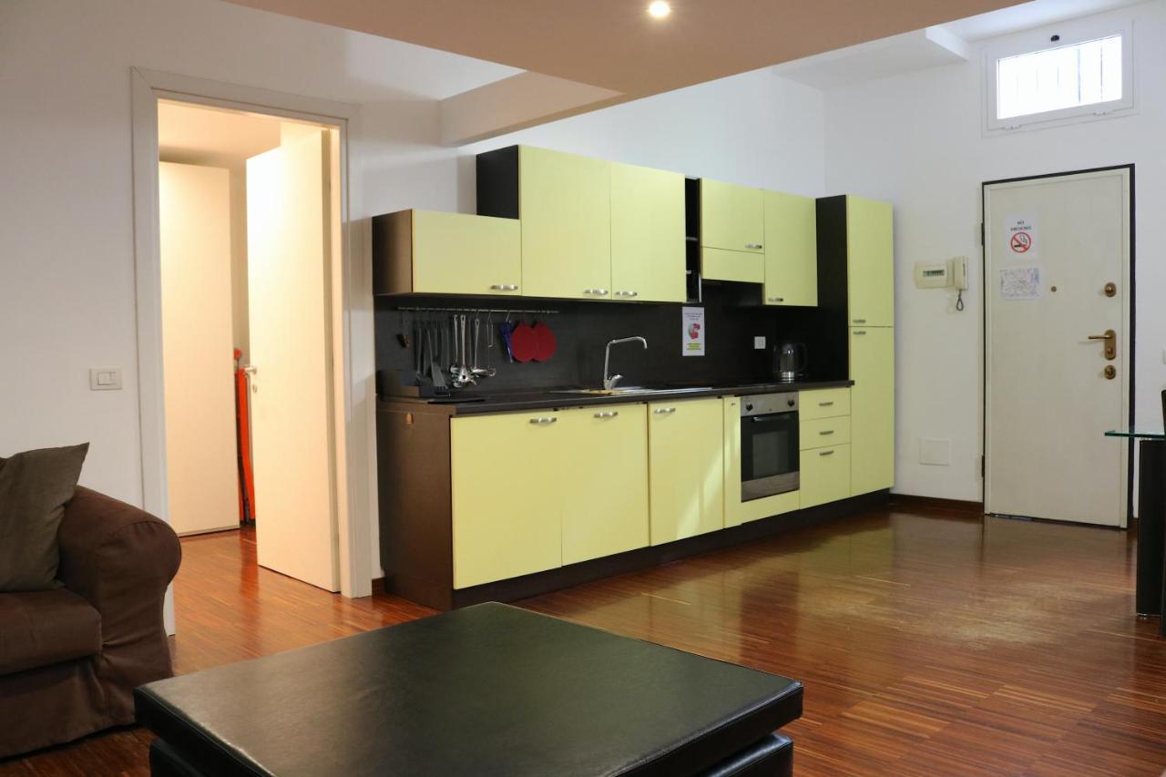 Cozy & Large Loft Famagosta Apartment Milan Exterior photo